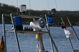 爱游戏入口-“水上救生：三叉湖游泳馆赛场英勇与智慧并肩作战”  第2张